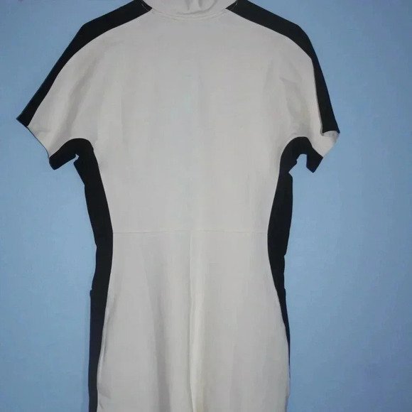 Bad Birdie Caddy Romper with Zip Front and Pockets Size Medium NWT - Picture 10 of 16